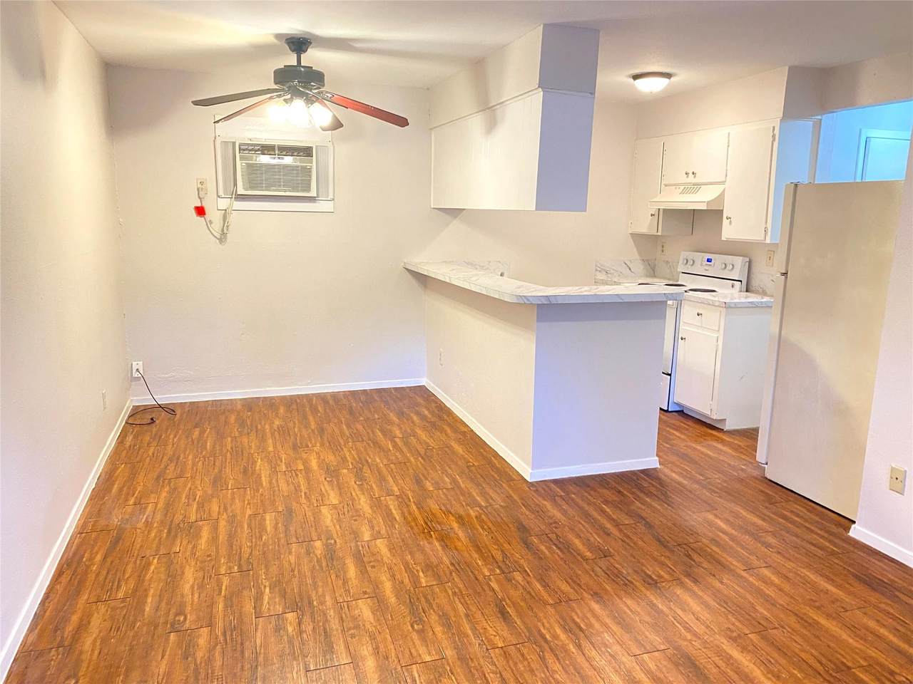 3119 Tom Green St - Photo 1