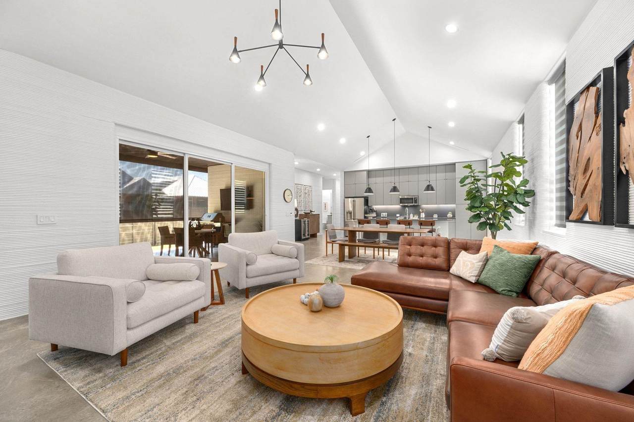 221 Lone Ranger Trl - Photo 1