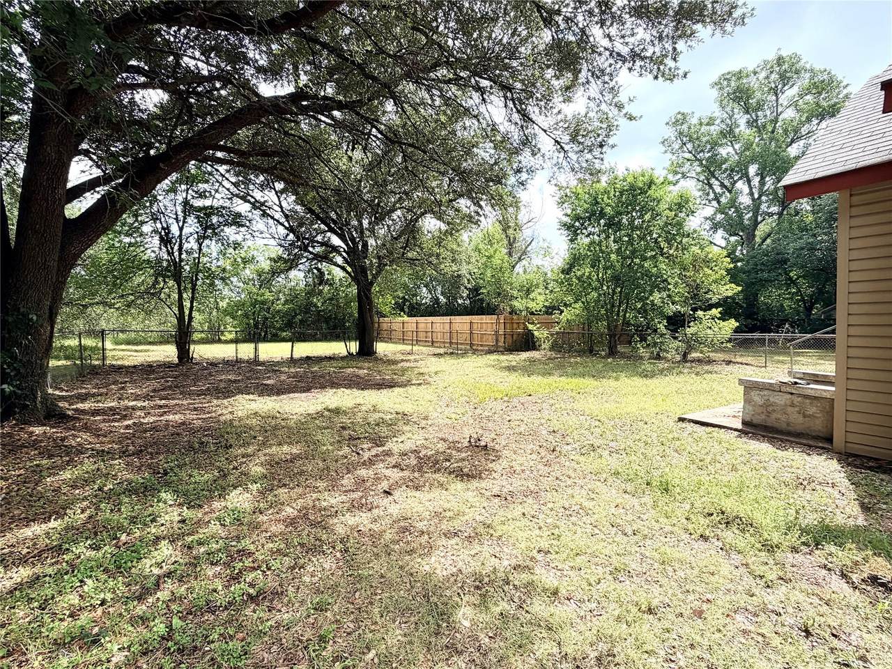 https://bt-photos.global.ssl.fastly.net/austin/1280_boomver_1_8296677-2.jpg
