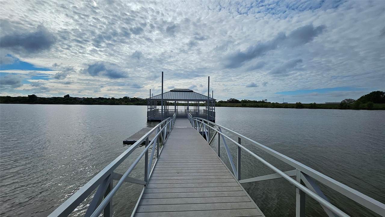 3210 Settlement Dr - Photo 1