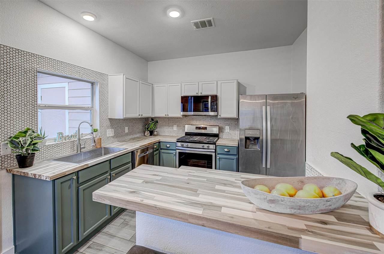 6249 Negley - Photo 1