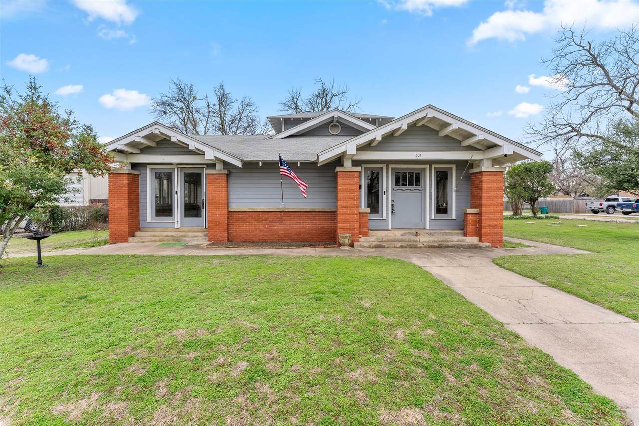 501 6th St - Photo 1