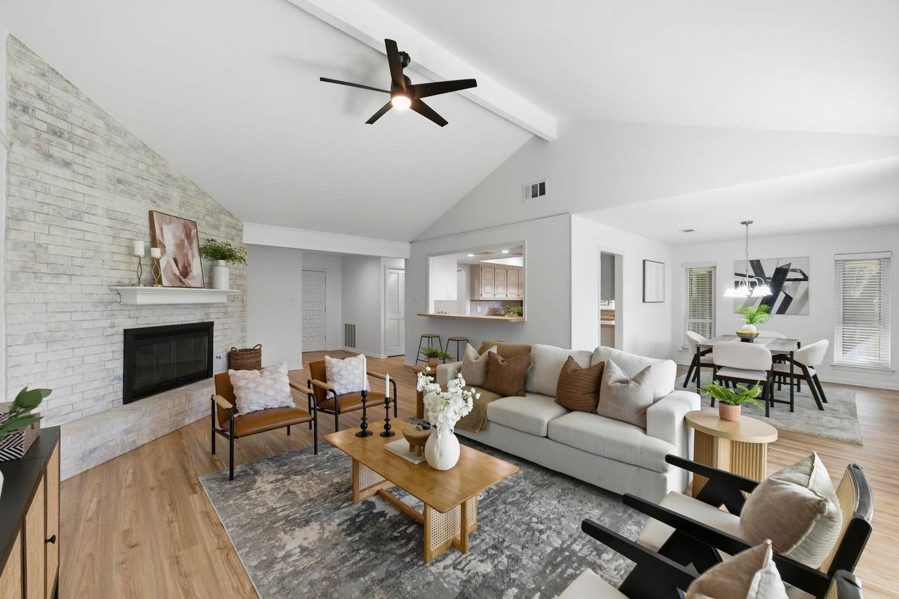 4805 Midoak Cir - Photo 1