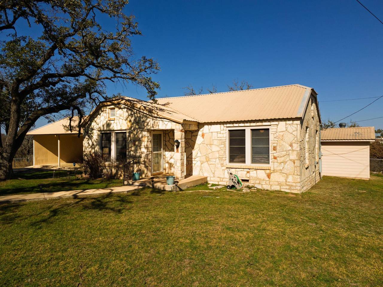 1003 Ridge St - Photo 1