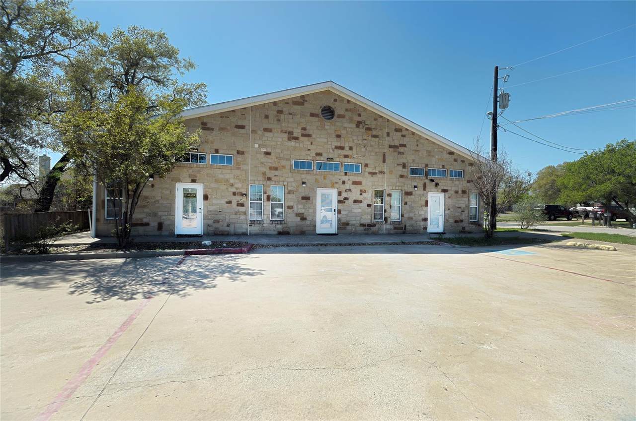 2501 Bagdad Rd - Photo 1