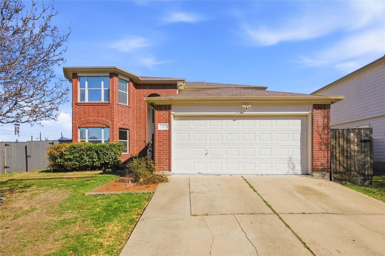 1303 Sunflower Ln - Photo 1