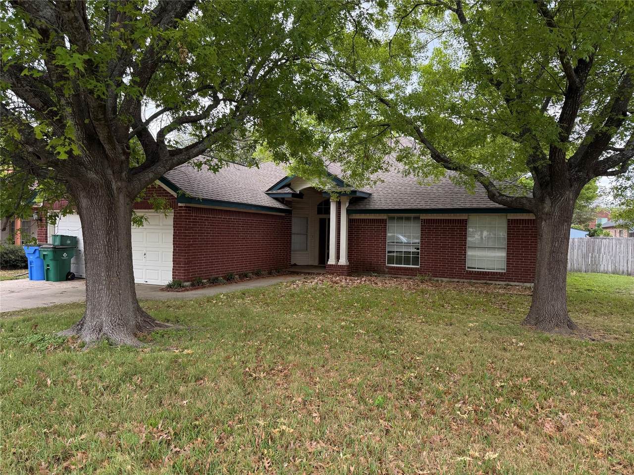 705 Split Oak Dr - Photo 1