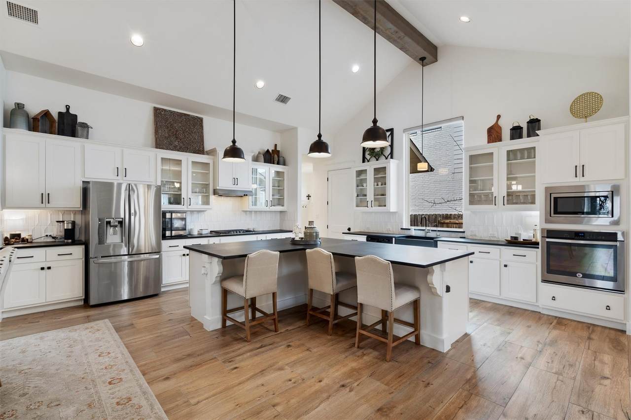 70 Santa Maria St - Photo 1