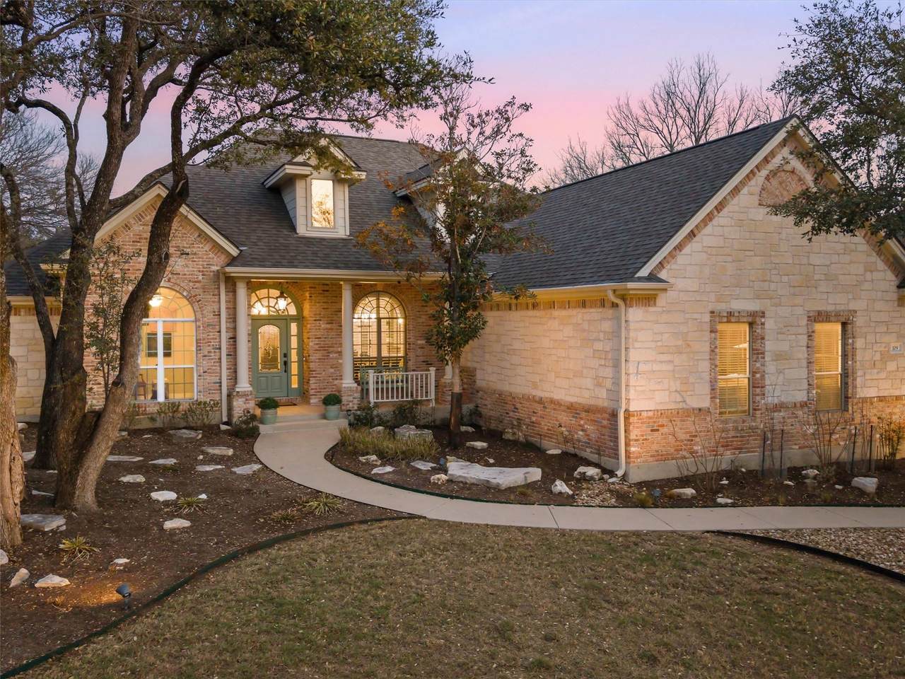 109 Roberts Cir - Photo 1