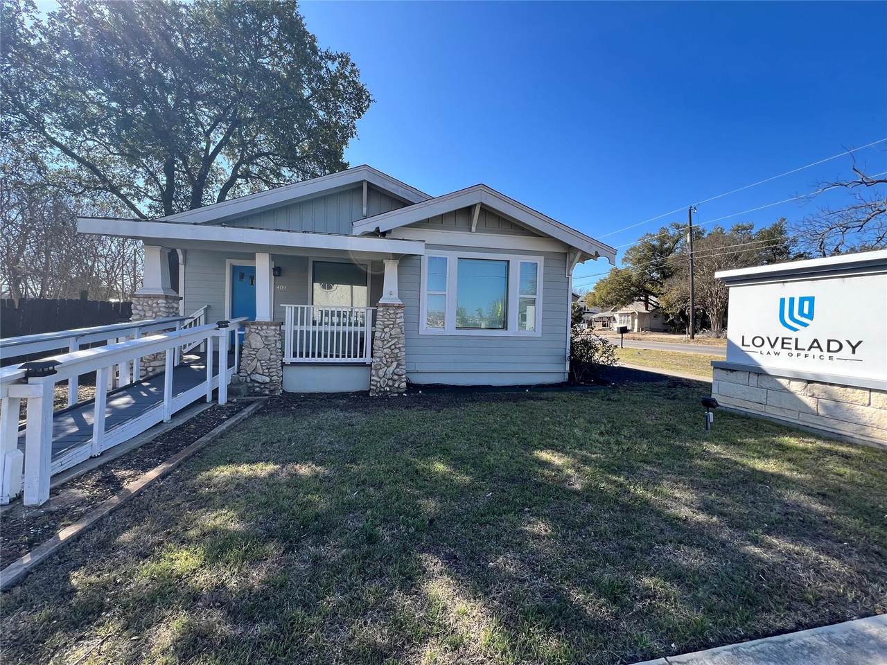 409 Center St - Photo 1