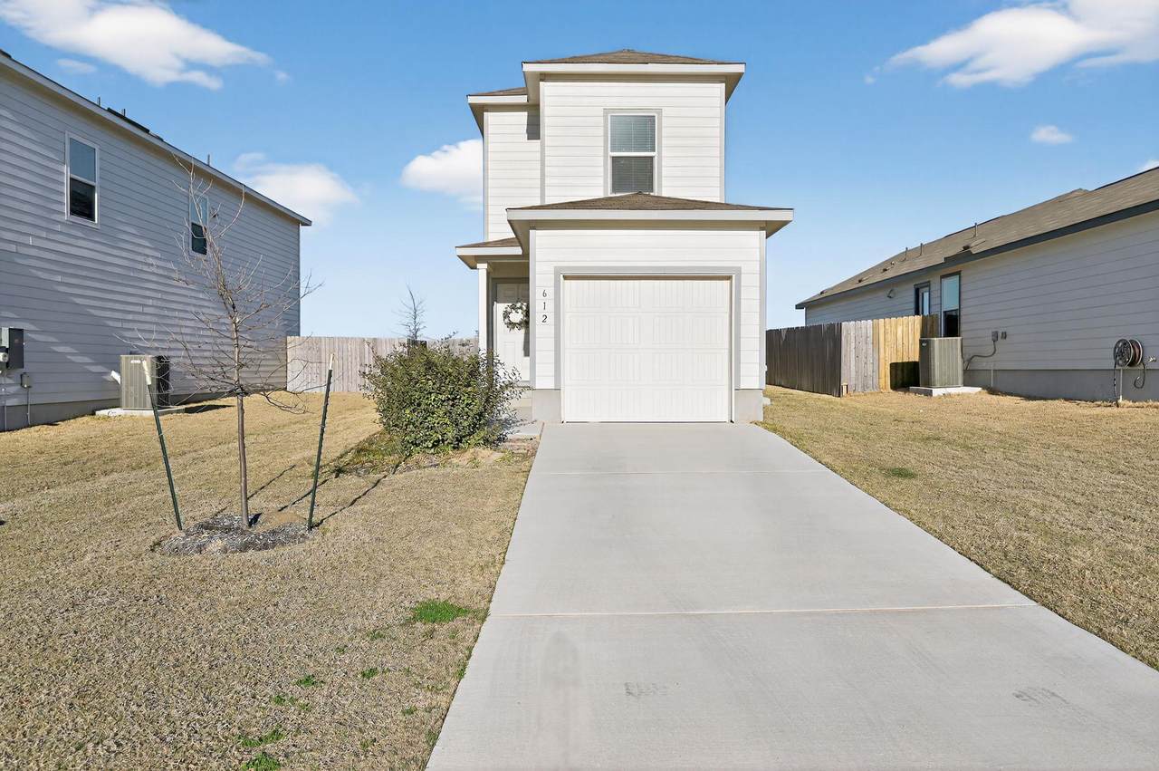 612 Marty Allen Loop - Photo 1