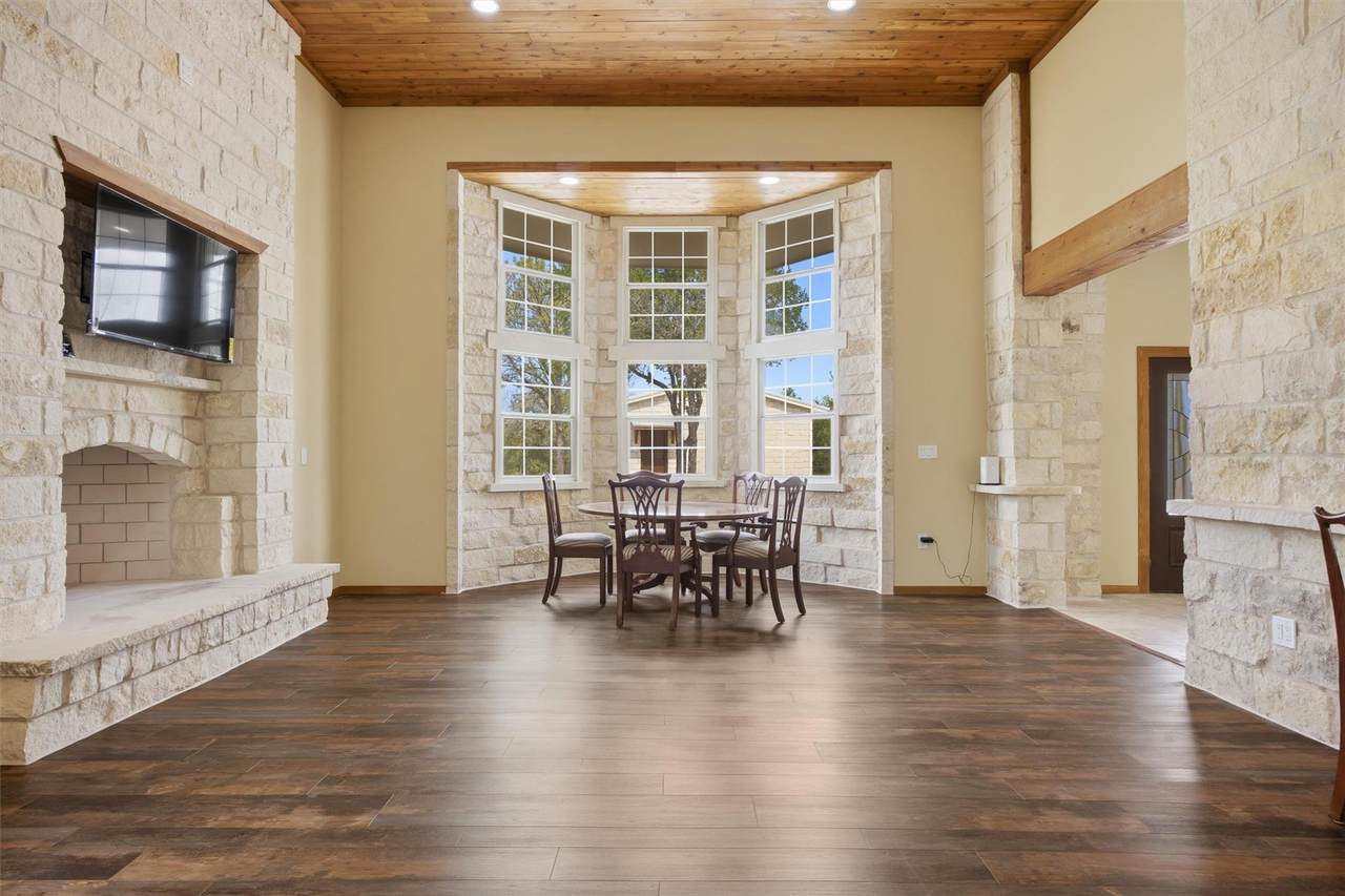 https://bt-photos.global.ssl.fastly.net/austin/1280_boomver_1_8561678-2.jpg