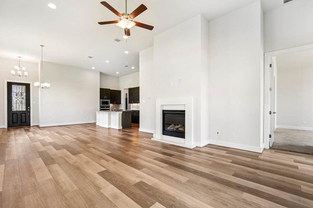 181 Benedum Way - Photo 1