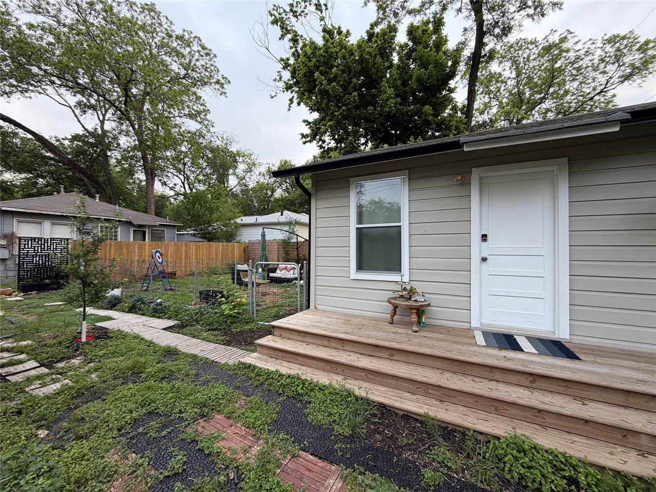 4525 Avenue D - Photo 1