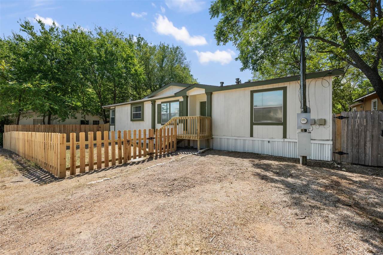 635 Dittmar Rd - Photo 1