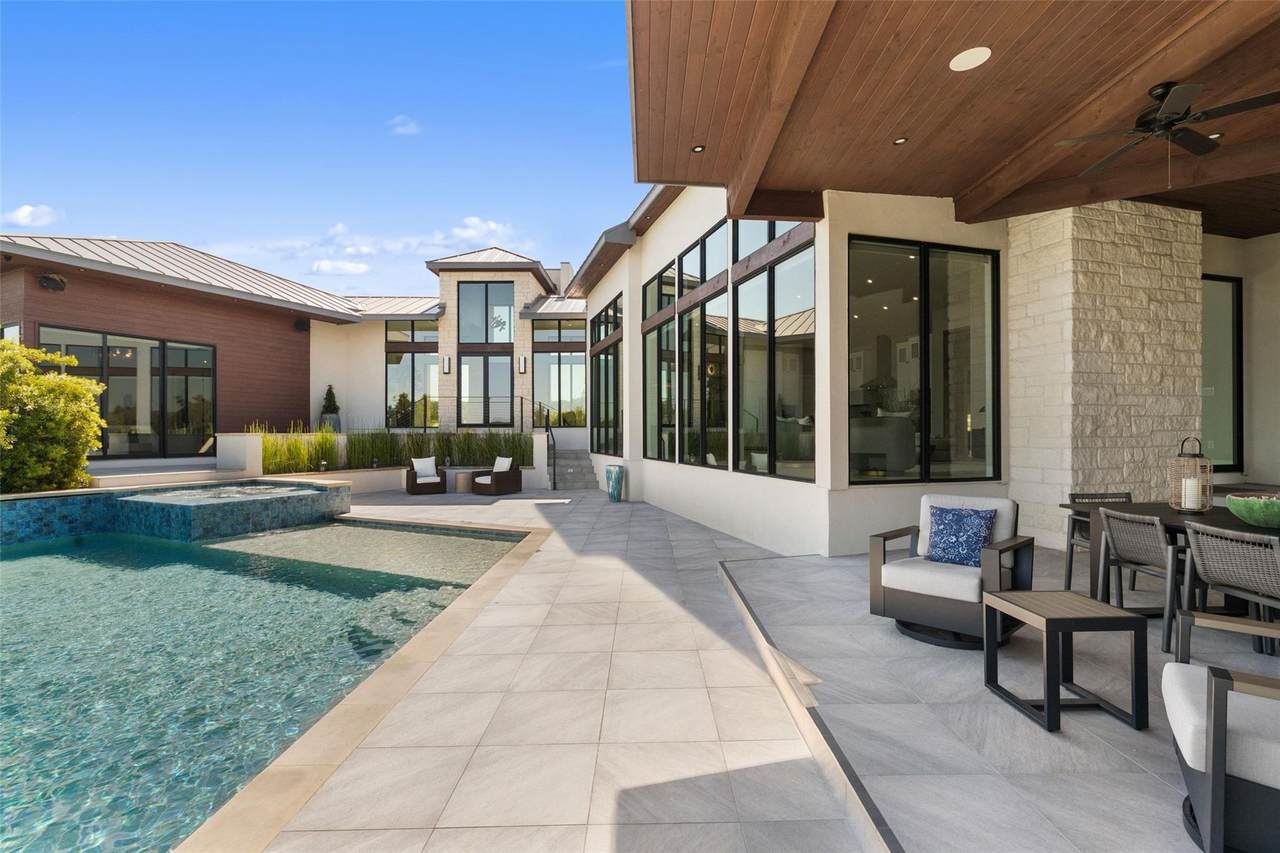 612 Overlook Pkwy - Photo 1