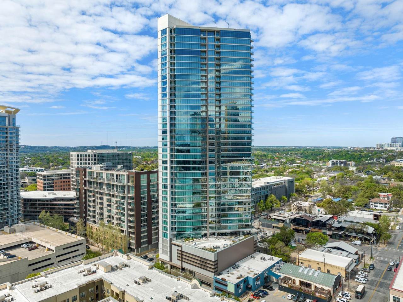 501 West Ave - Photo 1