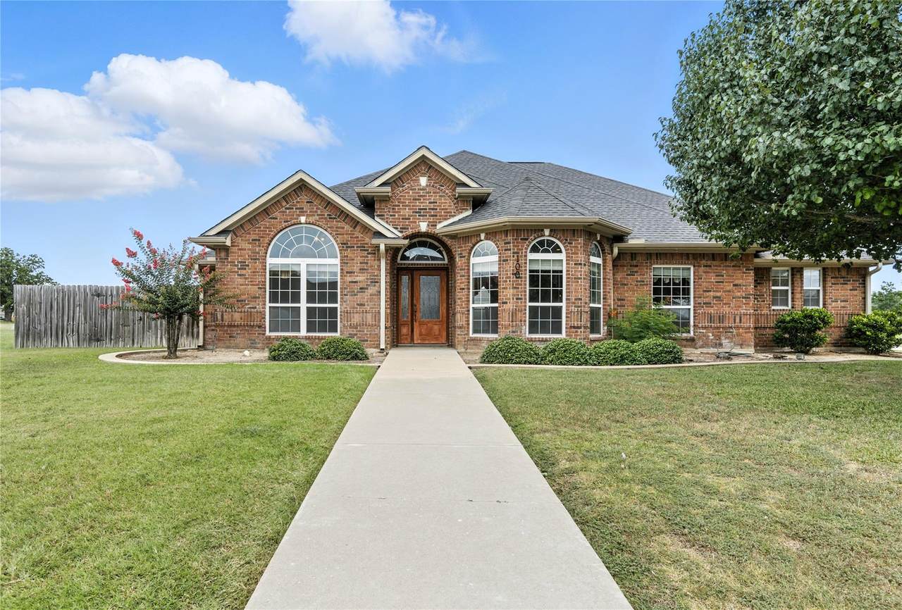 100 Davis Ct - Photo 1