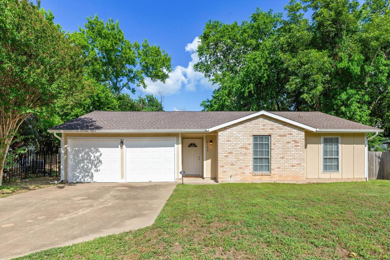 2106 Ponciana Loop - Photo 1