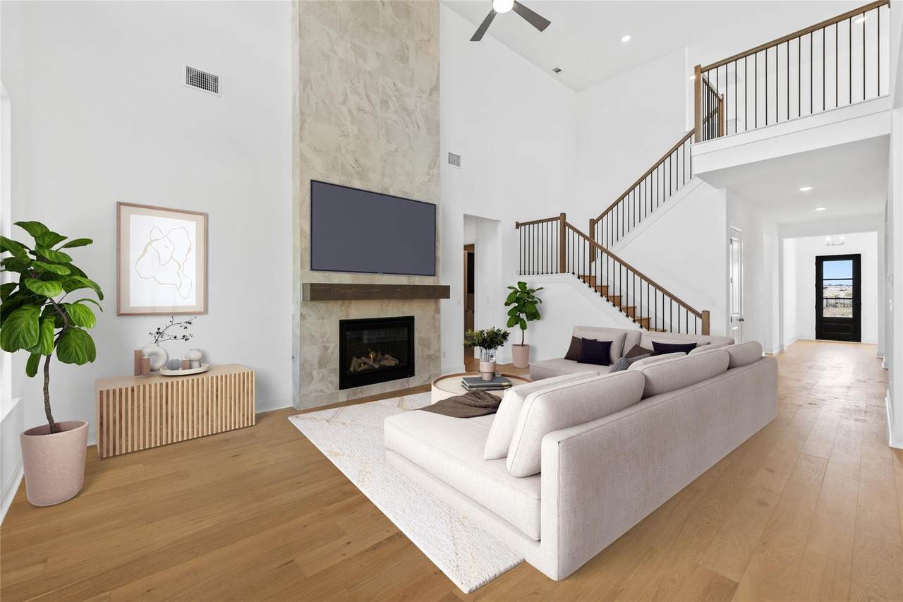 905 Hemingway Loop - Photo 1