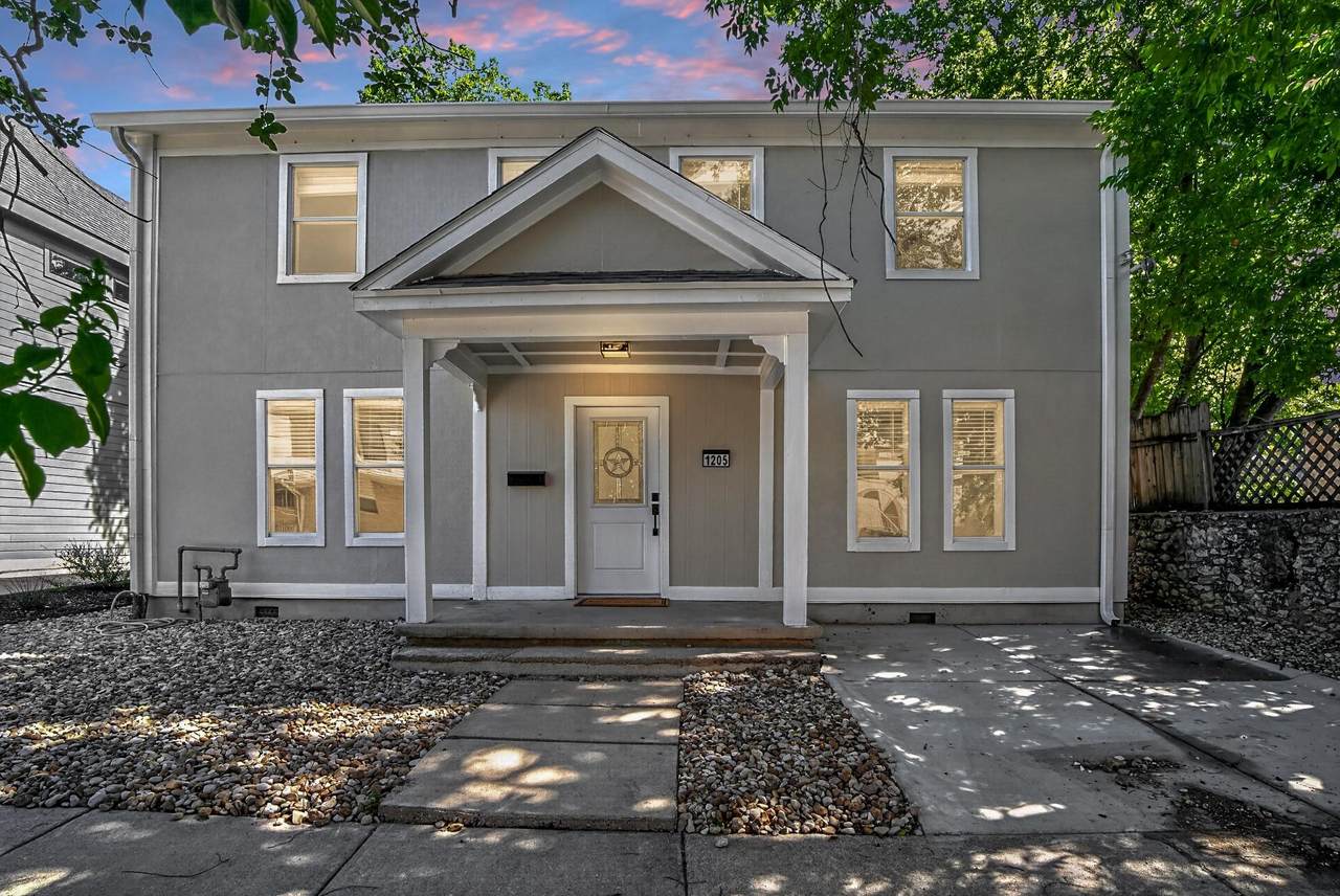 1205 9th St - Photo 1