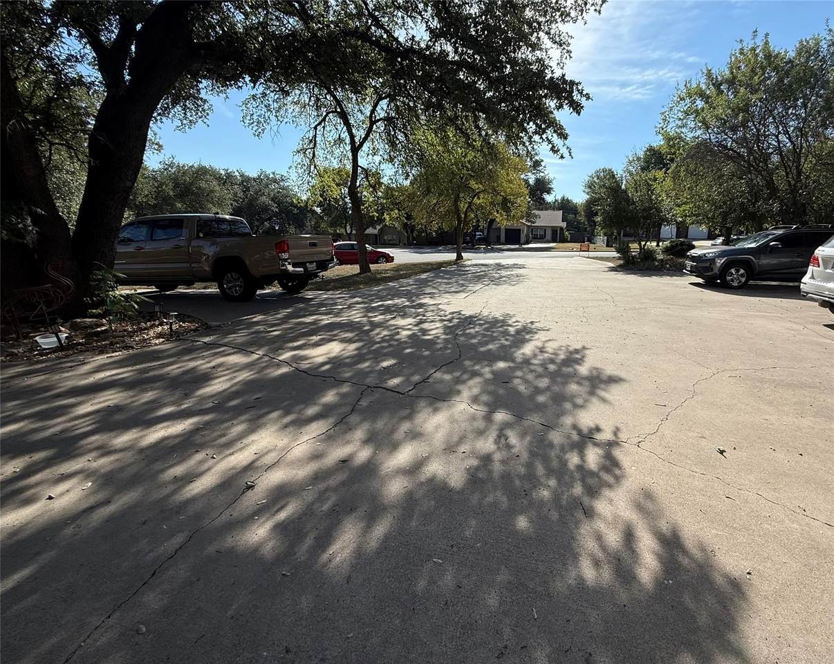 2907 Whisper Oaks Ln - Photo 1