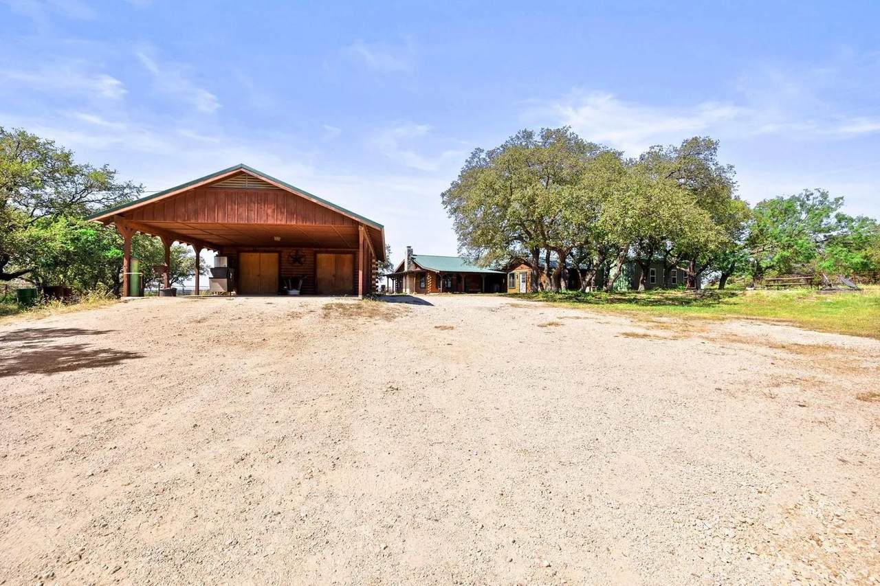 2102 Private Road 1377 - Photo 1