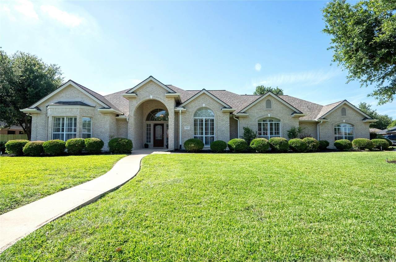 1300 Cypress Trl - Photo 1