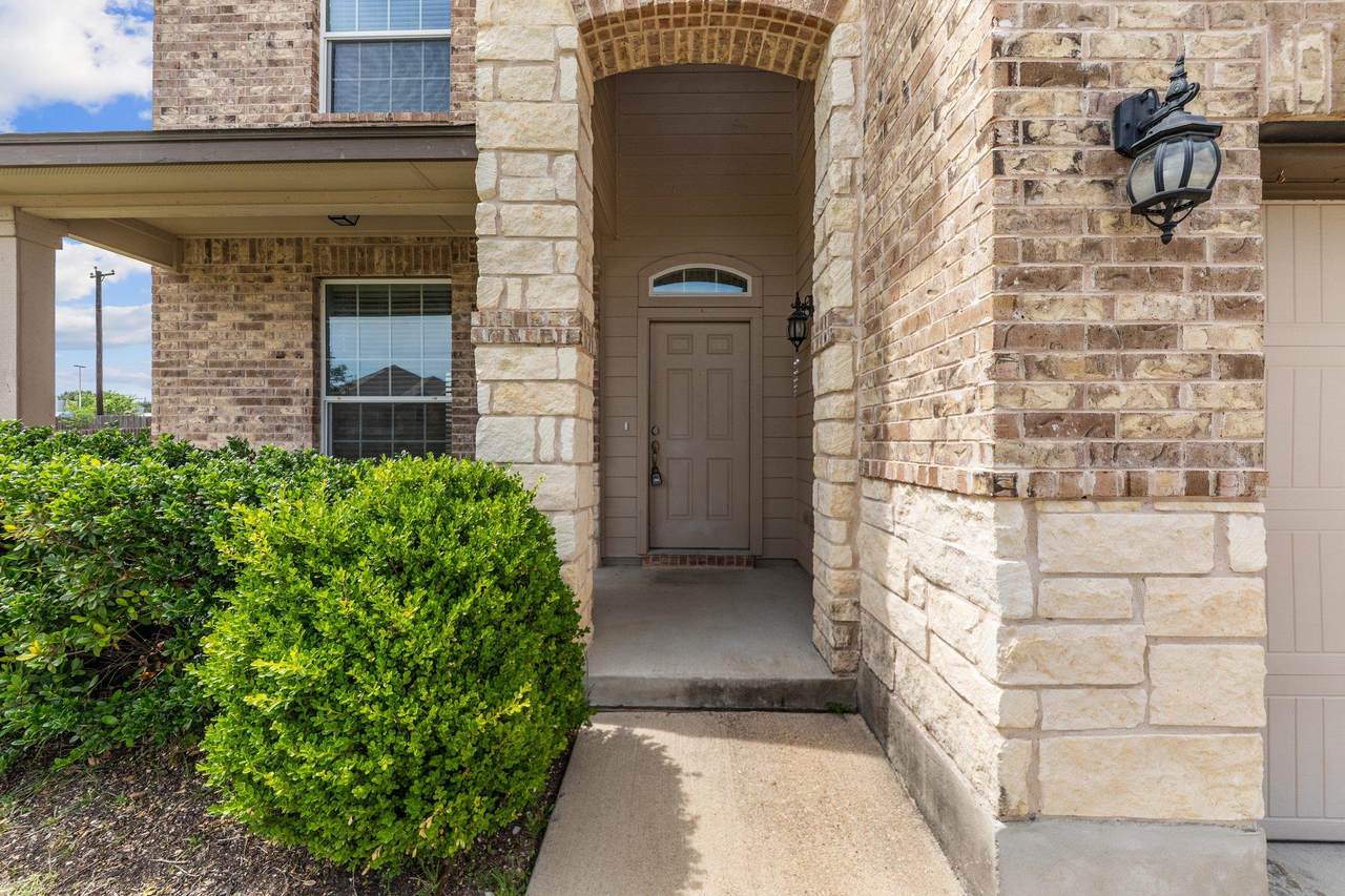3303 Lorne Dr - Photo 1