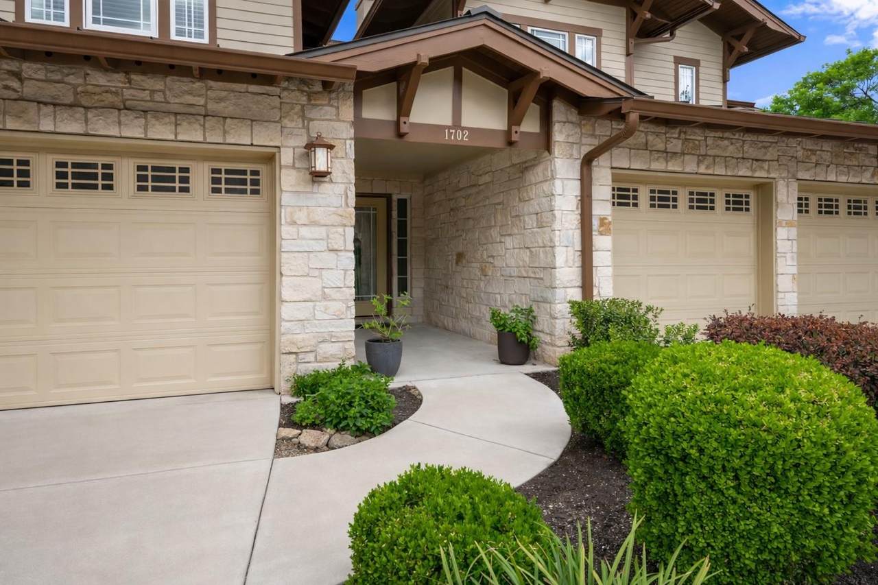 2930 Grand Oaks Loop - Photo 1