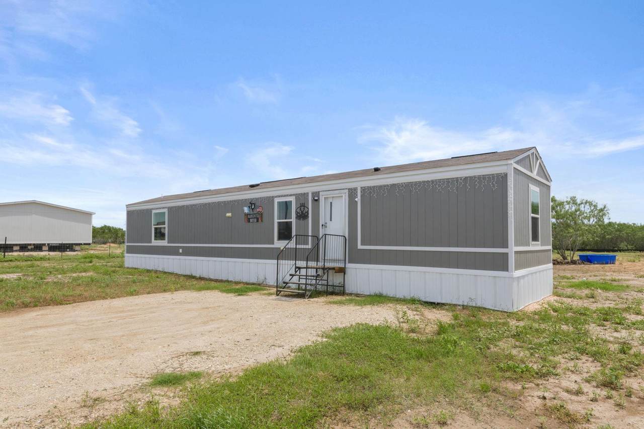 305 Blue Quail St - Photo 1