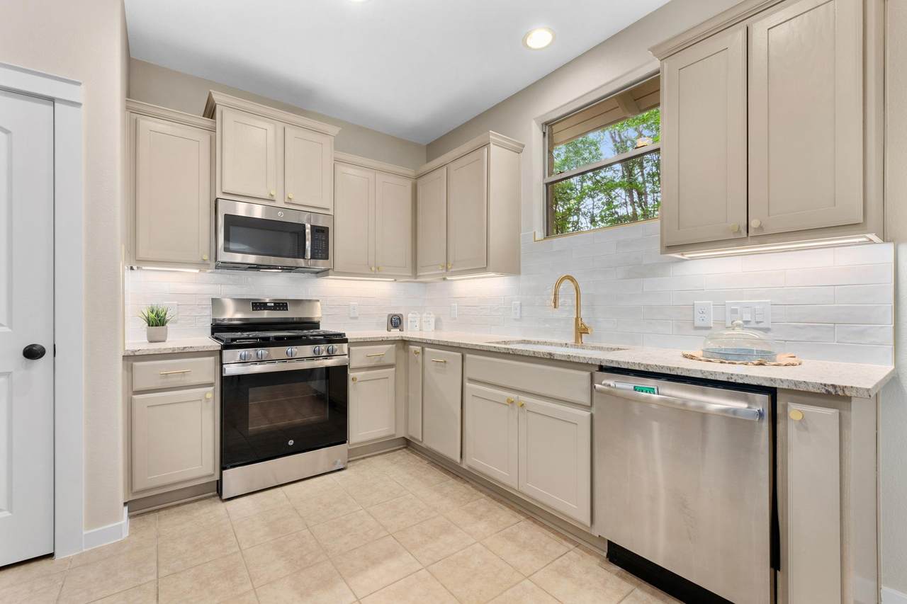 105 Rosebud Ln - Photo 1