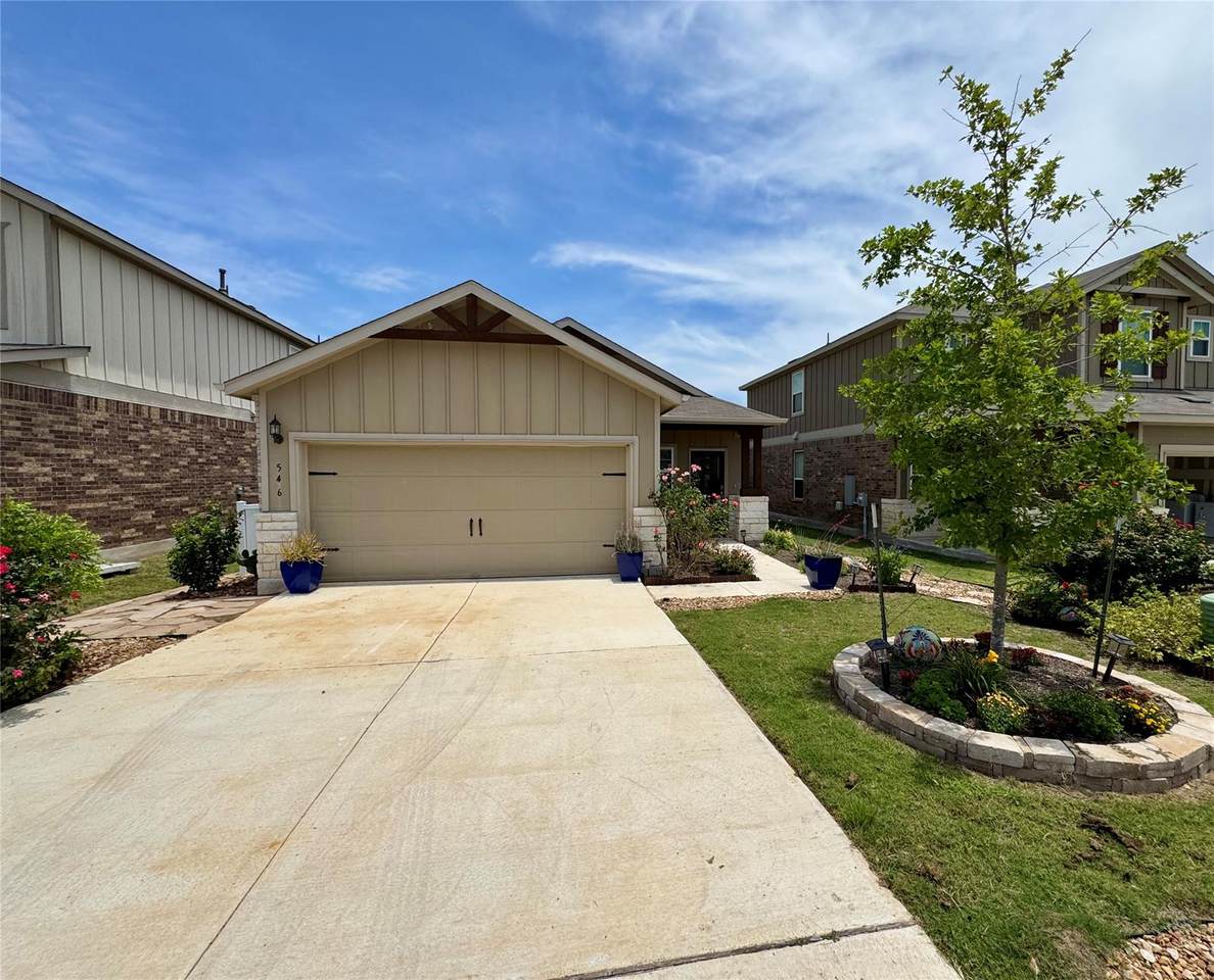 546 Pepperbark Loop - Photo 1