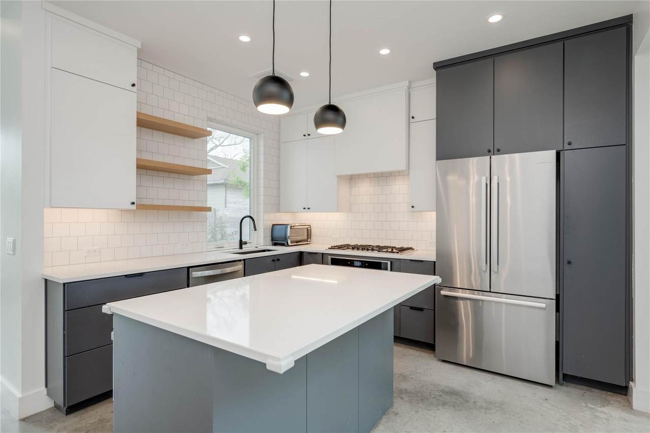 1206 Justin Ln - Photo 1