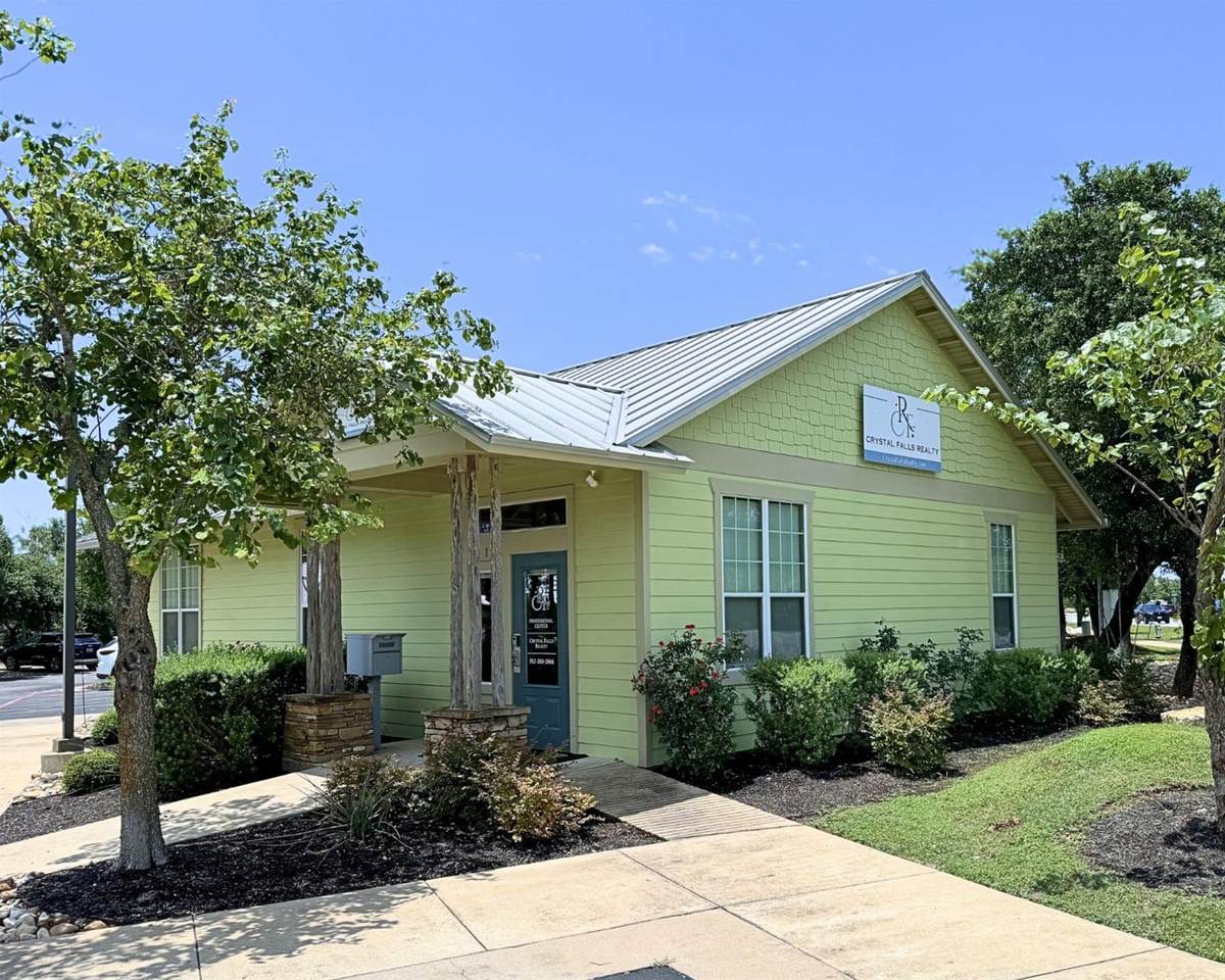 800 Crystal Falls Pkwy - Photo 1