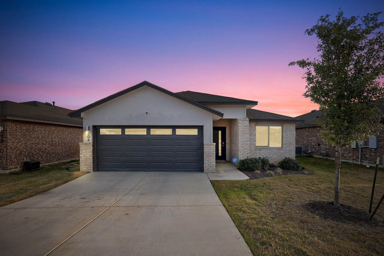 204 Halford Rd - Photo 1