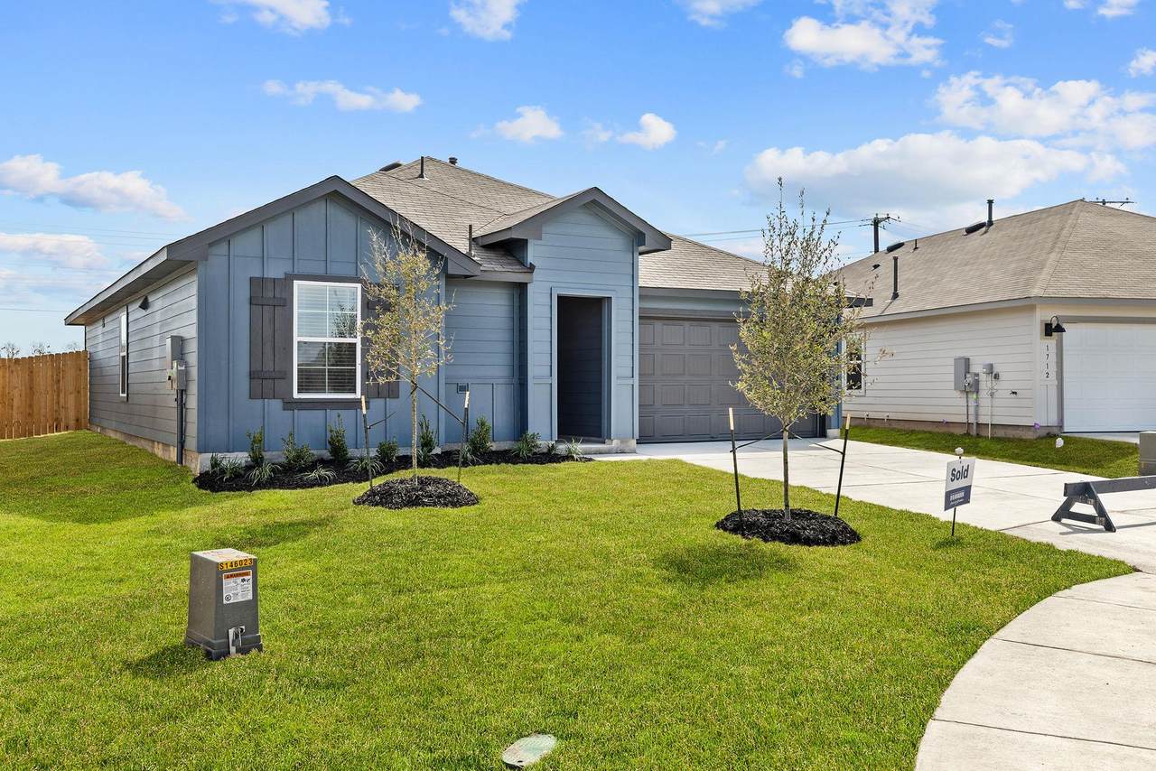 1702 Miller Ter - Photo 1