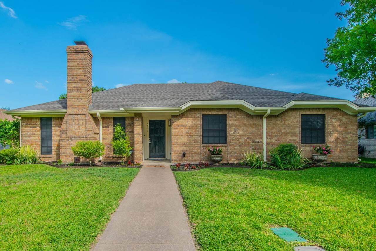 4501 Stagecoach Trail - Photo 1
