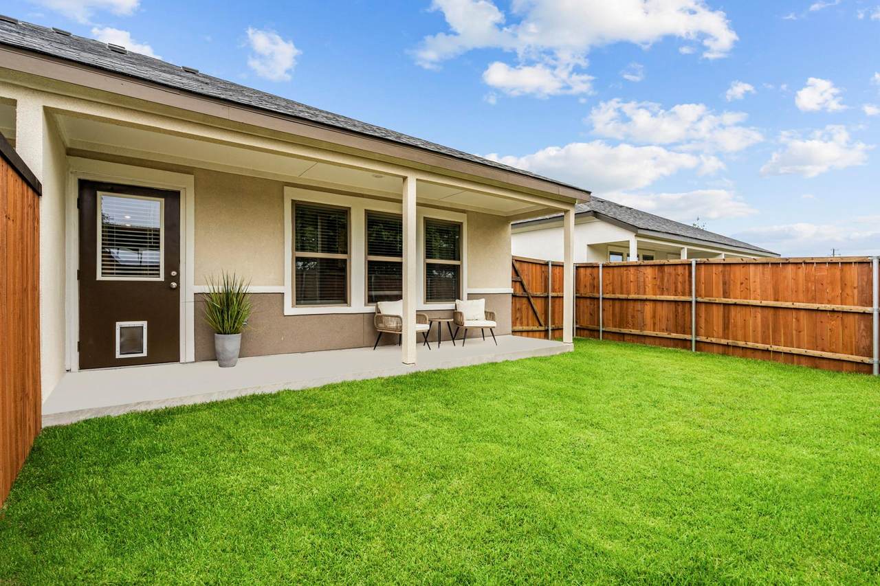 865 Limmer Loop - Photo 1