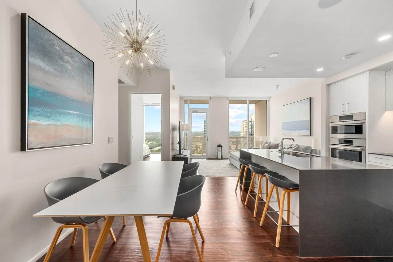 301 West Ave - Photo 1