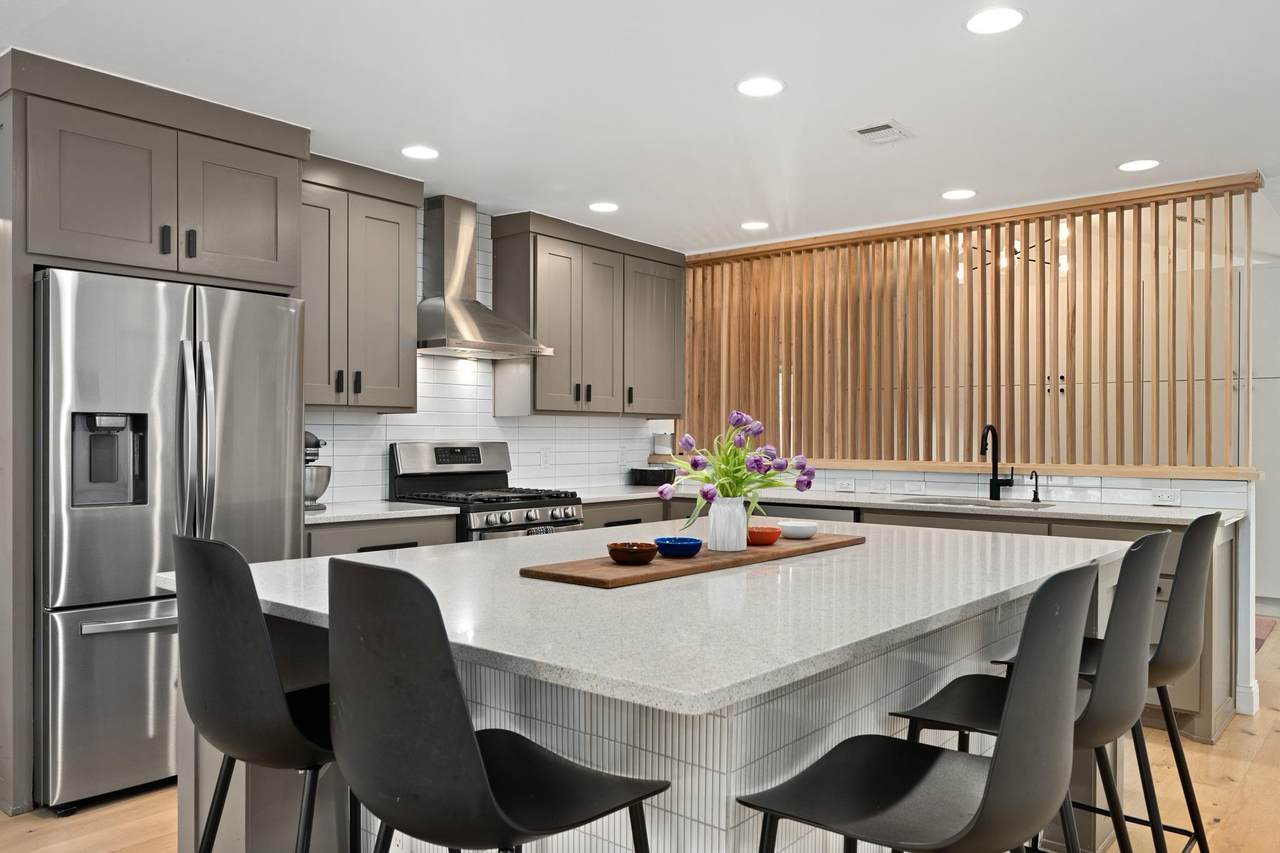 1713 Madison Ave - Photo 1