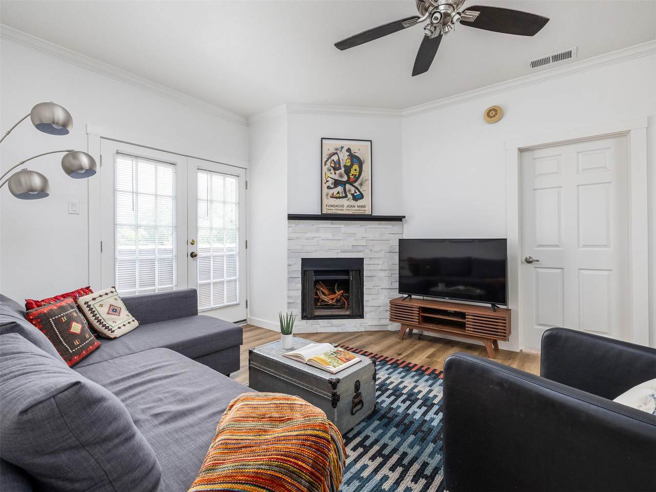 2509 Pearl St - Photo 1