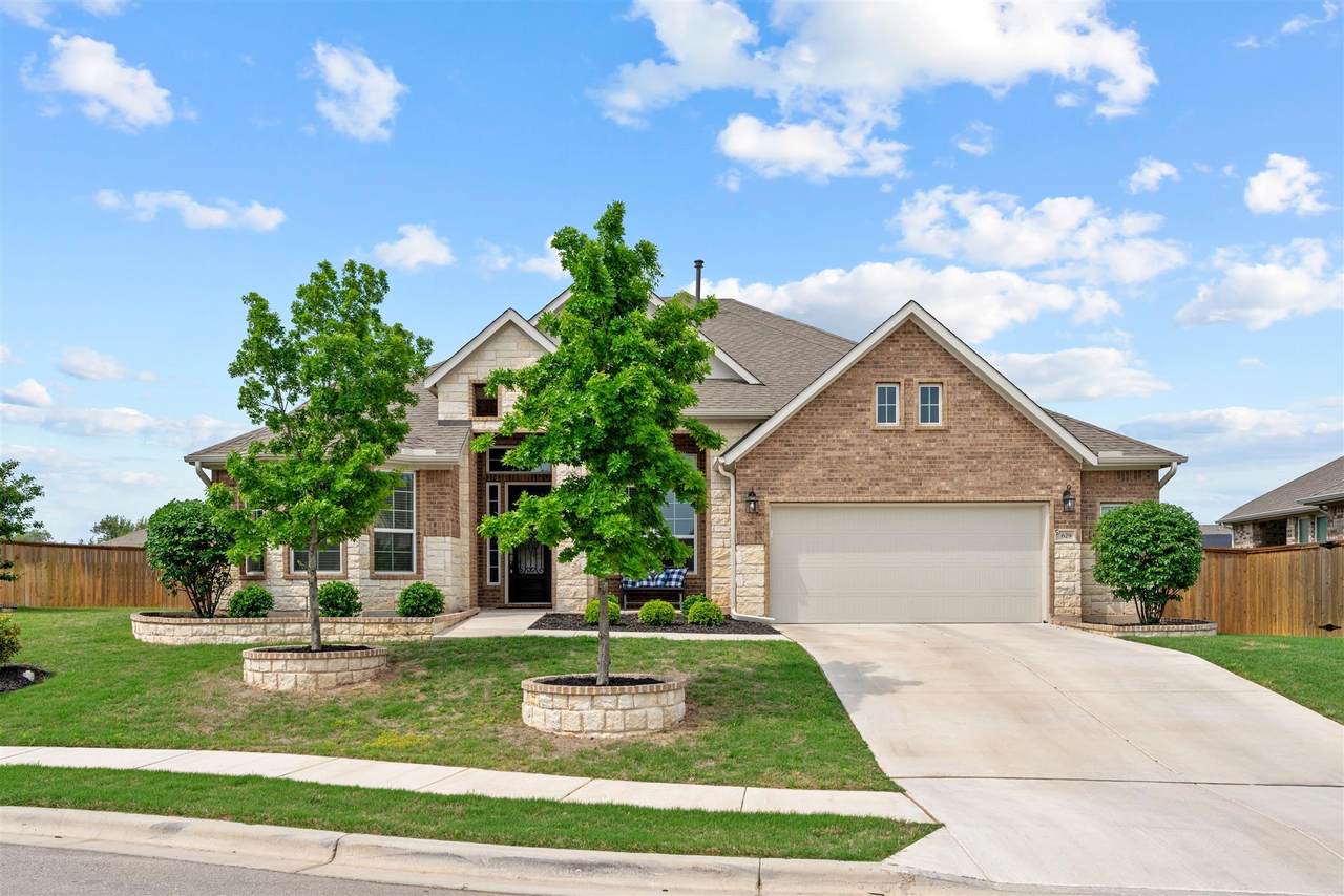 629 Asher Ct - Photo 1