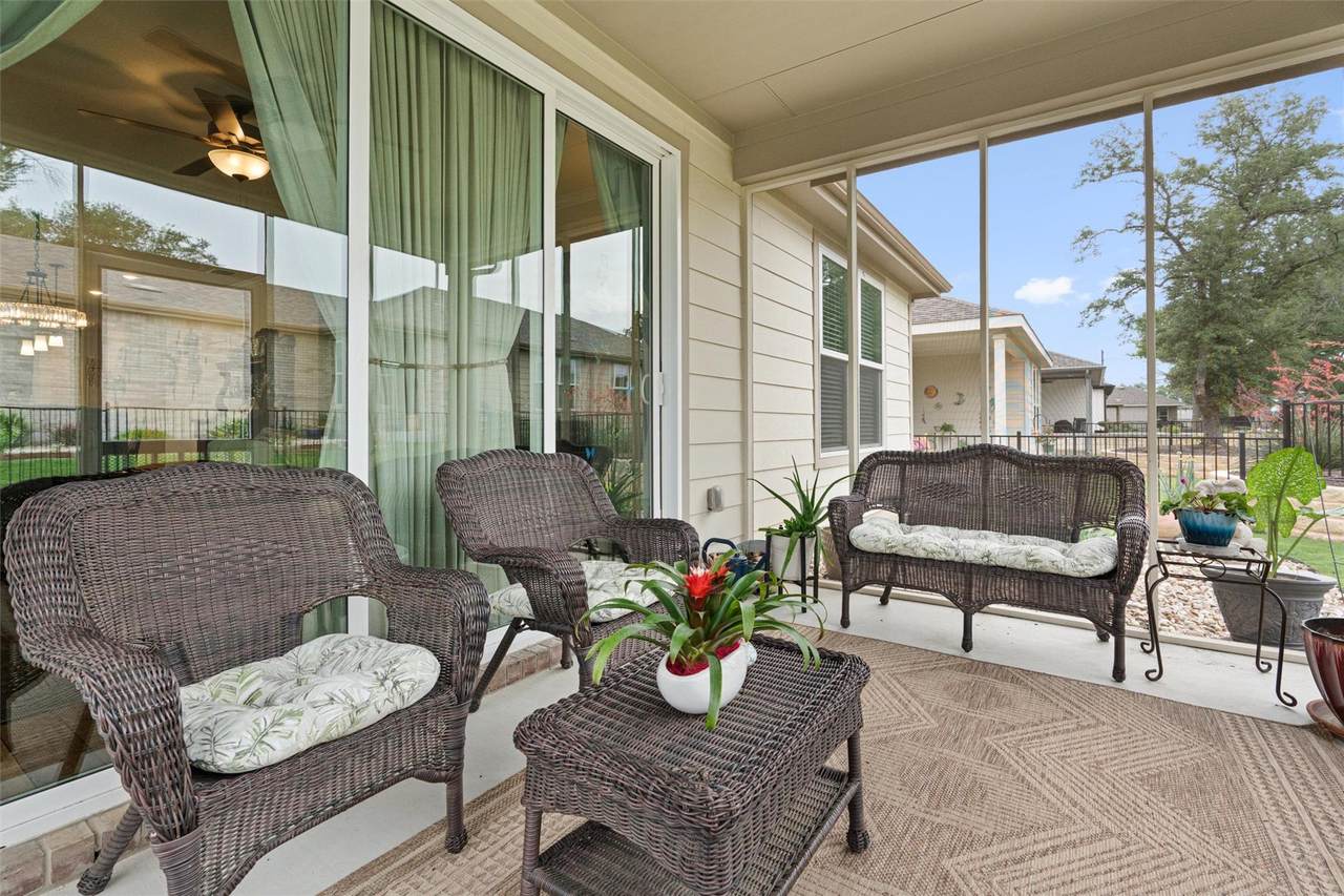 121 Winterhorse Cv - Photo 1