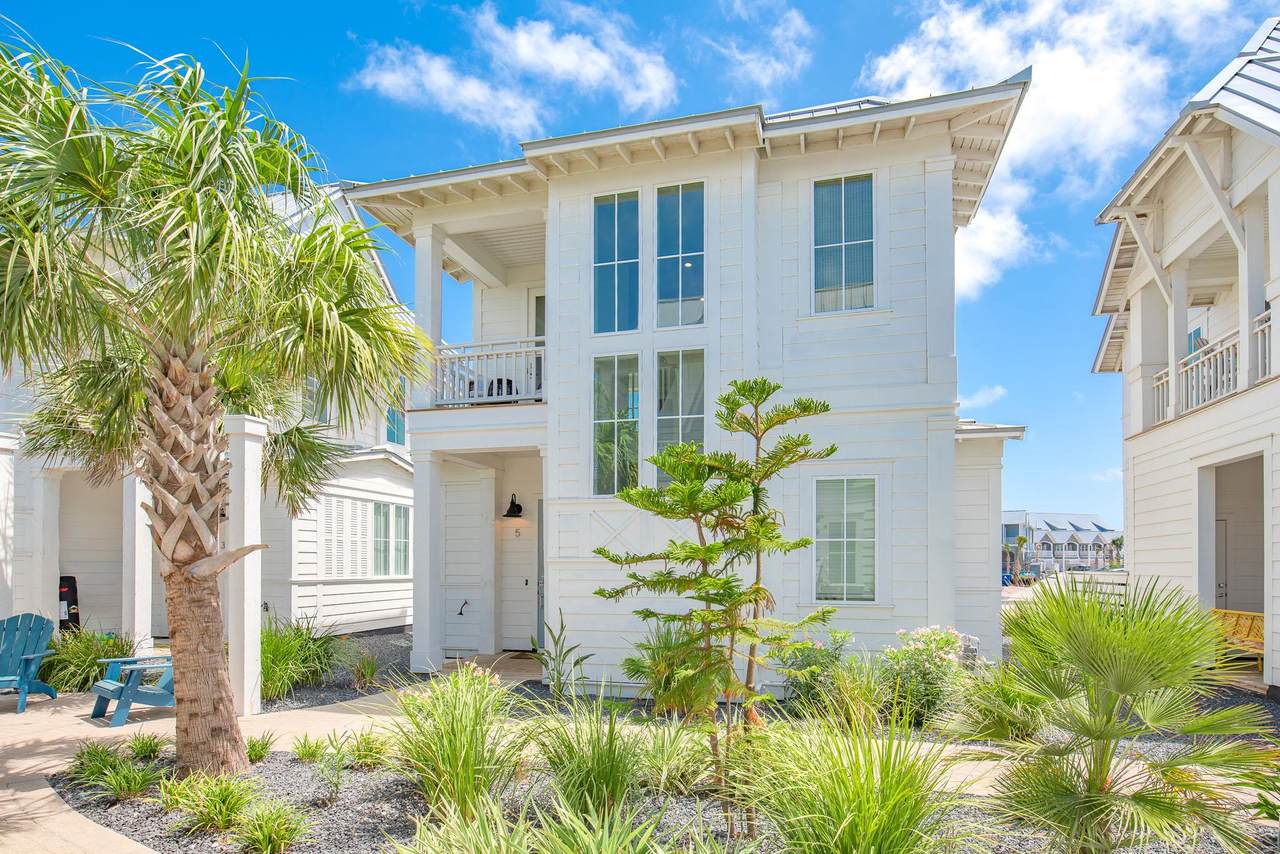 214 Sunset Ave - Photo 1