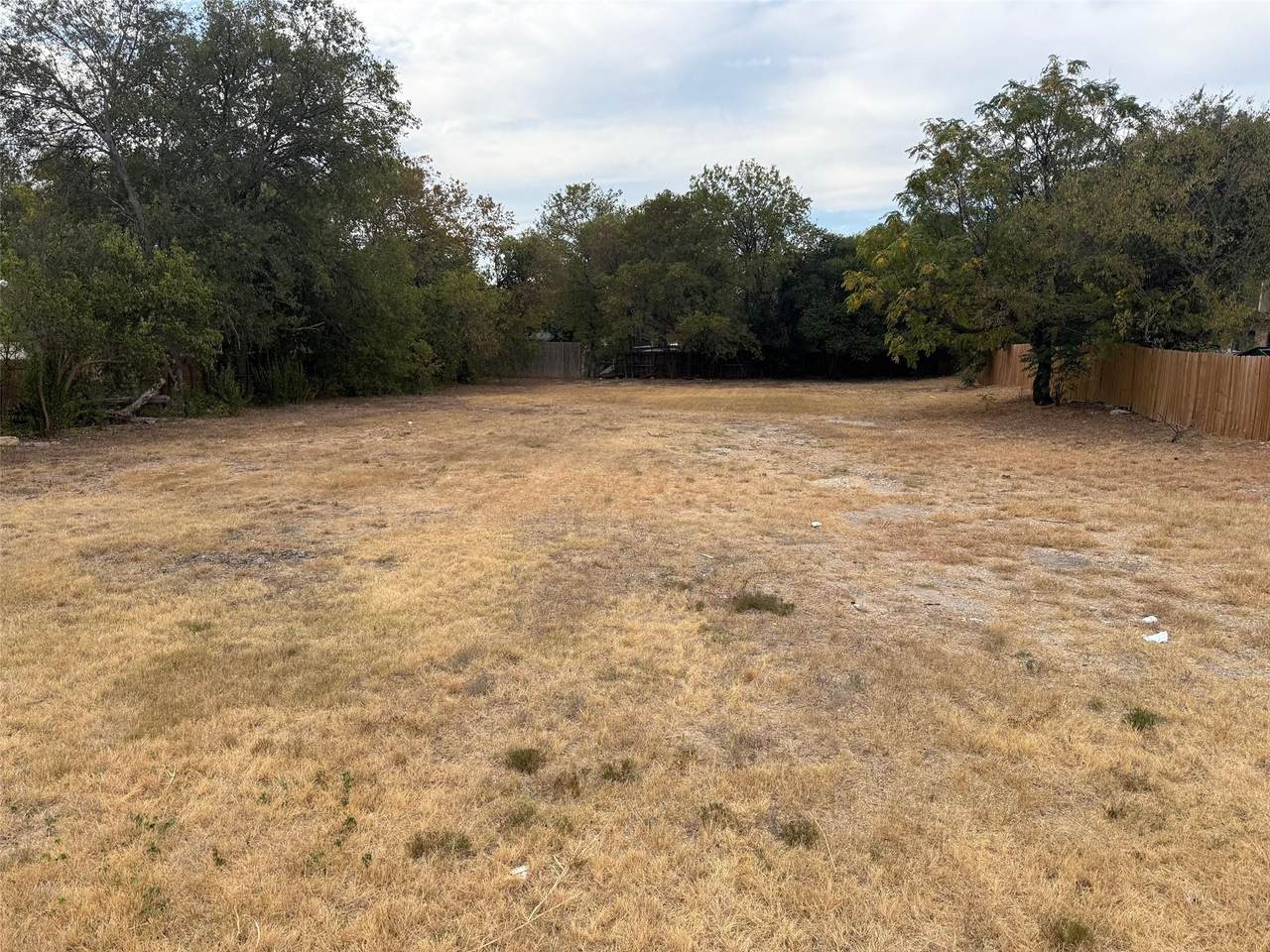 1015 Kramer Ln - Photo 1