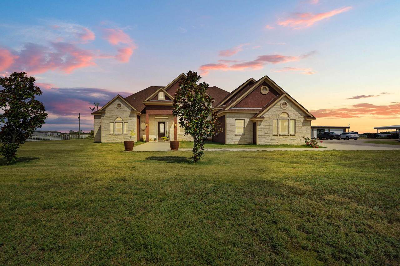 1050 Fm 619 Rd - Photo 1