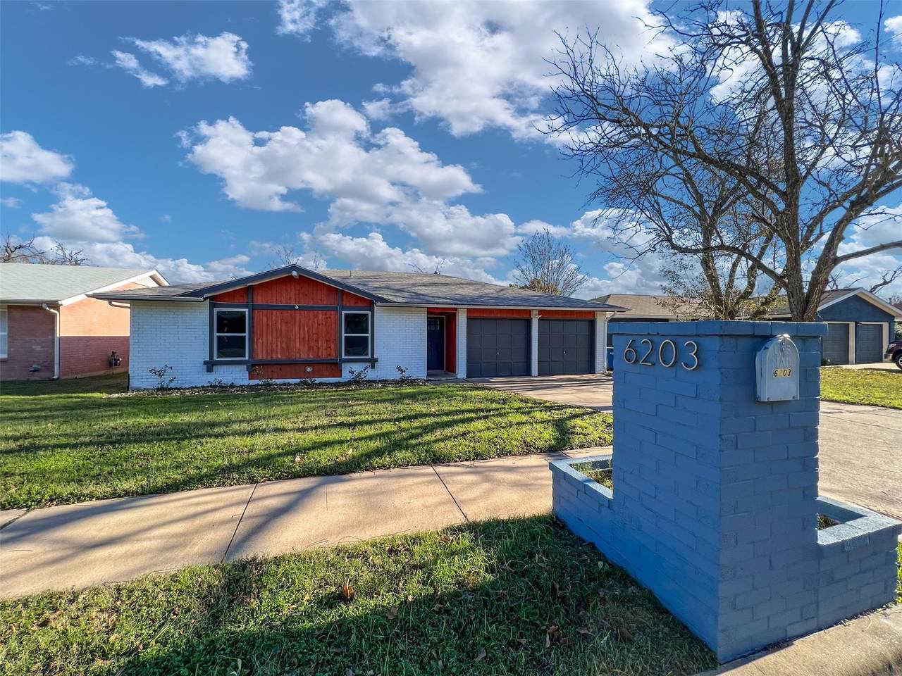 6203 London Dr - Photo 1