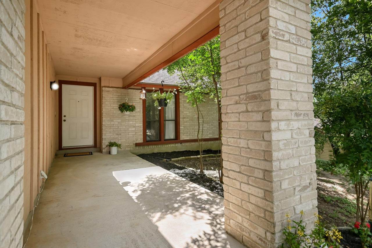 8702 Wildridge Dr - Photo 1