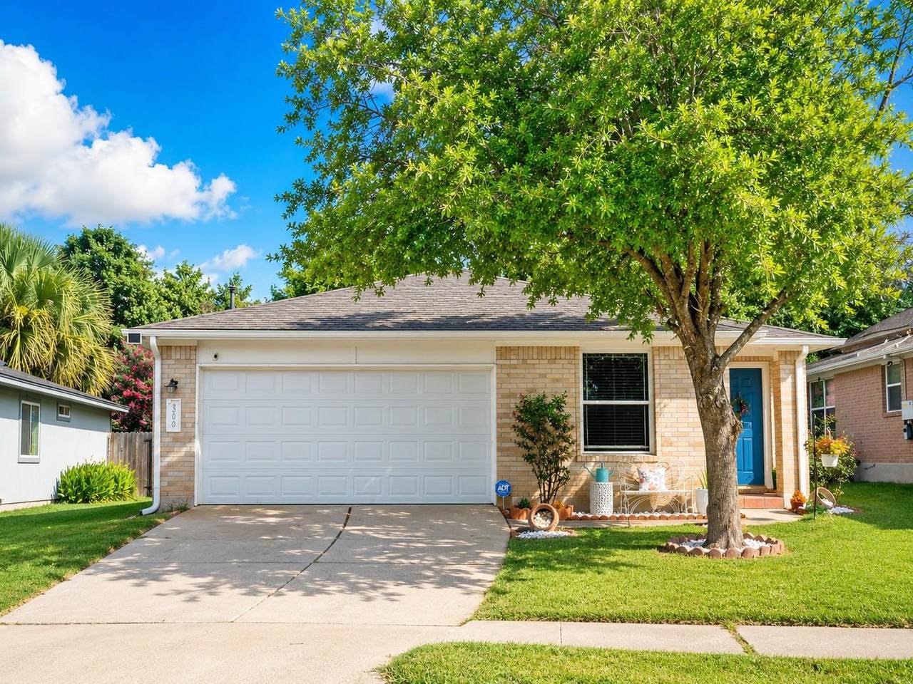 3900 Sojourner St - Photo 1